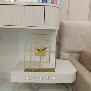 ساعت رومیزی طرح مربع